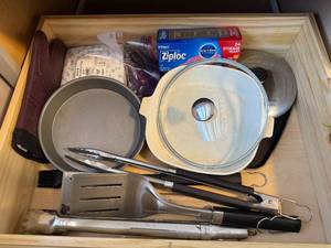 lot 268 image: Kitchenware Collection including Pans, Tongs, and Ziploc Bags