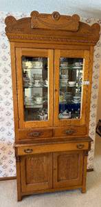 lot 276 image: Antique Wooden China Cabinet with Decorative Carvings - CONTENTS NOT INCLUDED