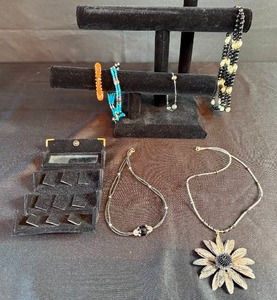 lot 425 image: Assorted Jewelry Collection with Necklaces and Bracelets