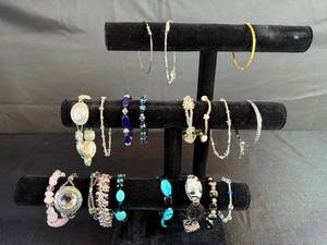 lot 427 image: Assorted Lot Fashion Bracelets and Bangles