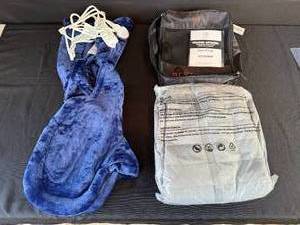 lot 437 image: Ororo Womens 2XL 4-Zone Classic Heated Vest with Blue Plush Electric Heating Pad