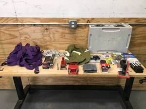 lot 113 image: Lot of Various Items