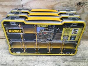 lot 31 image: DeWalt Pro Organizer Set
