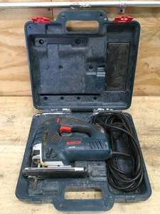 lot 39 image: Bosch 7.0 Amp Top-Handle Jig Saw Model # JS47OE