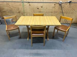 lot 115 image: Table with 4 Chairs