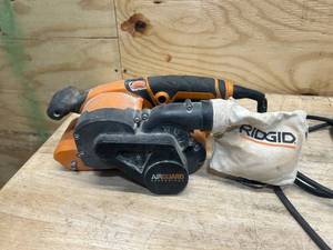 lot 118 image: RIDGID R2740 6.5 Amp Corded 3 in.W x 18 in.L Heavy-Duty Variable Speed Belt Sander