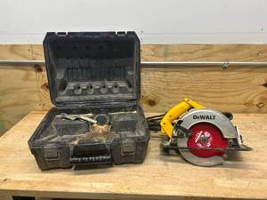 lot 122 image: DEWALT DW362 7-14 Corded Circular Saw with Case