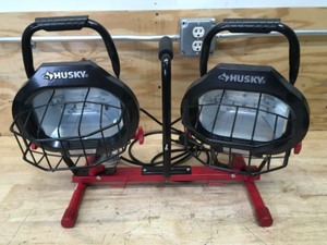 lot 29 image: Husky Double Headed Work Light