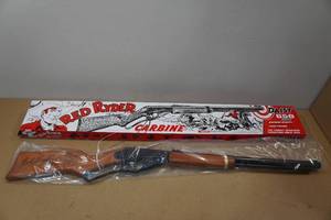 lot 2 image: Daisy Red Ryder 650 Shot A Christmas Wish BB Gun