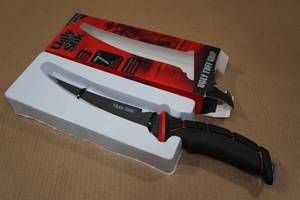 lot 11 image: Ugly Stik 7 Fillet Knife