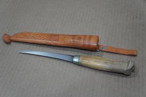 lot 29 image: Vintage 7.5 Trout Fillet Knife
