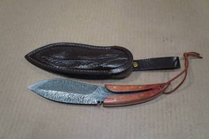 lot 30 image: Feather Light Custom Damascus Style Blade Knife