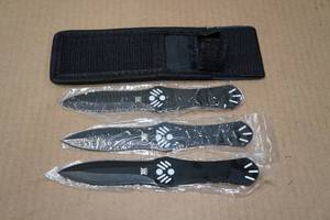 lot 39 image: Perfect Point Throwing Knife Set