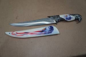 lot 40 image: American Flag Eagle Themed Hunting Knife