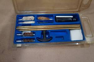lot 45 image: Gun Cleaning Kit