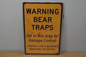 lot 63 image: Novelty Metal Sign -Bear Traps