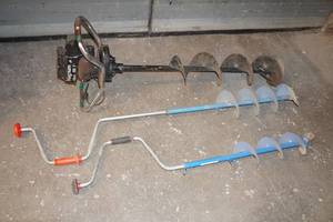 lot 72 image: 2 Hand Ice Augers with Magnum Gas Auger