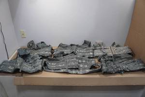 lot 74 image: 6 Tactical Vests