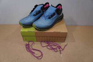lot 114 image: Vasque 7266 NOW Gore-Tex Hiking Shoes -Mens 10.5