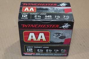 lot 167 image: 25 Winchester AA 12 Gauge 2-34 Light Target 7.5 Shot Shotshells
