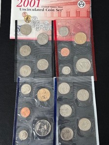 lot 75 image: 2001 P&D Mint Sets