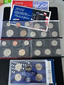 lot 79 image: 2006 P&D Mint Sets and State Quarter Proof Set