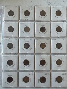 lot 15 image: Lincoln Wheat Cents