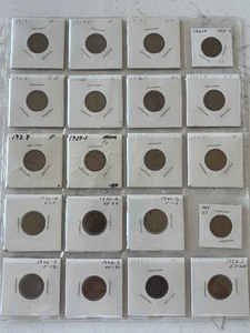 lot 27 image: Lincoln Wheat Cents