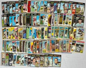 lot 20 image: Collection of Vintage Baseball Sports Trading Cards