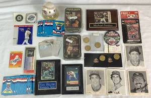 lot 46 image: Baseball Bundle of Collectables