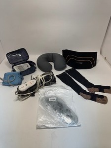 lot 8 image: Lot of Personal Care Items