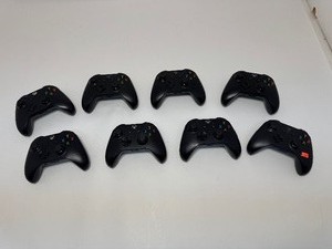 lot 15 image: Lot of (8) Xbox One Wireless Controllers