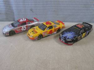 (CS) 3 Diecast Race Cars 124 Scale...