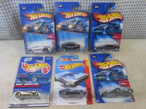 (EC1) Assorted Hot Wheels in Packag...