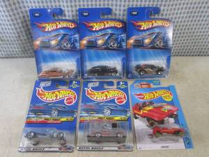 (EC1) Assorted Hot Wheels in Packag...