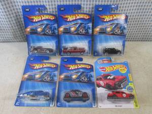 (EC1) Assorted Hot Wheels in Packag...