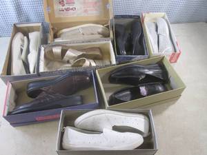 (EW5) 8 Assorted Pairs of Shoes...