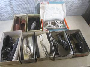 (EW2) 8 Assorted Pairs of Shoes...