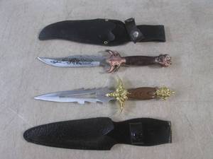 (FS) 2 Decorative 9 Knives with Sh...