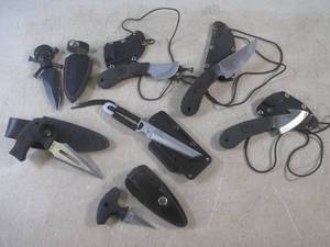 (BSB) 7 Assorted Knives with Sheath...