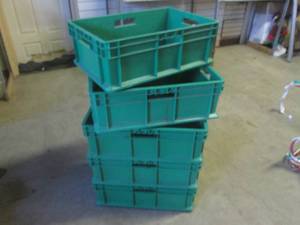 (EW2) 5 Stackable Plastic Bins with...