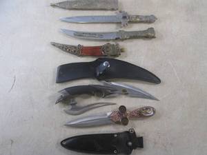 (CSB) 4 As-Is Decorative Knives wit...
