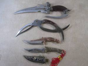 (BS) 4 Decorative Knives As Shown 1...