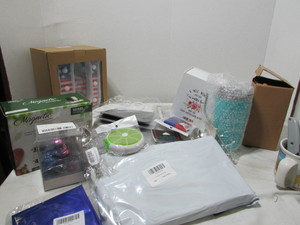 Grab Box Home Goods Lot