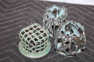 lot 133 image: Set of 3 Vintage Cast Metal Floral Frog Arrangers