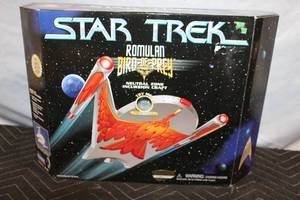 lot A-159 image: Star Trek Romulan Bird of Prey Model Kit