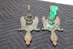 lot 166 image: Set of 2 Vintage Brass Chamberstick Holders with Ornate Design