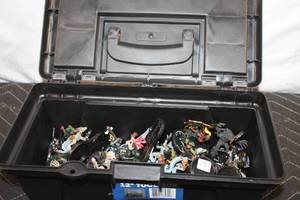 lot A-175 image: Collection of 20 Fantasy Miniatures with Storage Box