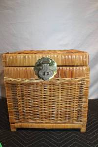 lot 219 image: Vintage Woven Wicker Storage Basket with Brass Clasp