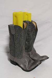 lot 244 image: Pair of RATTUS Leather Cowboy Boots with Embroidered Detailing